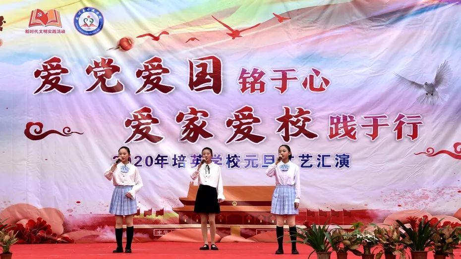 QX5238 QX5238——三(四)通道白光/蓝光 LED 驱动器